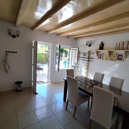 Apartment Wisteria Rogoznica  Bagian luar foto